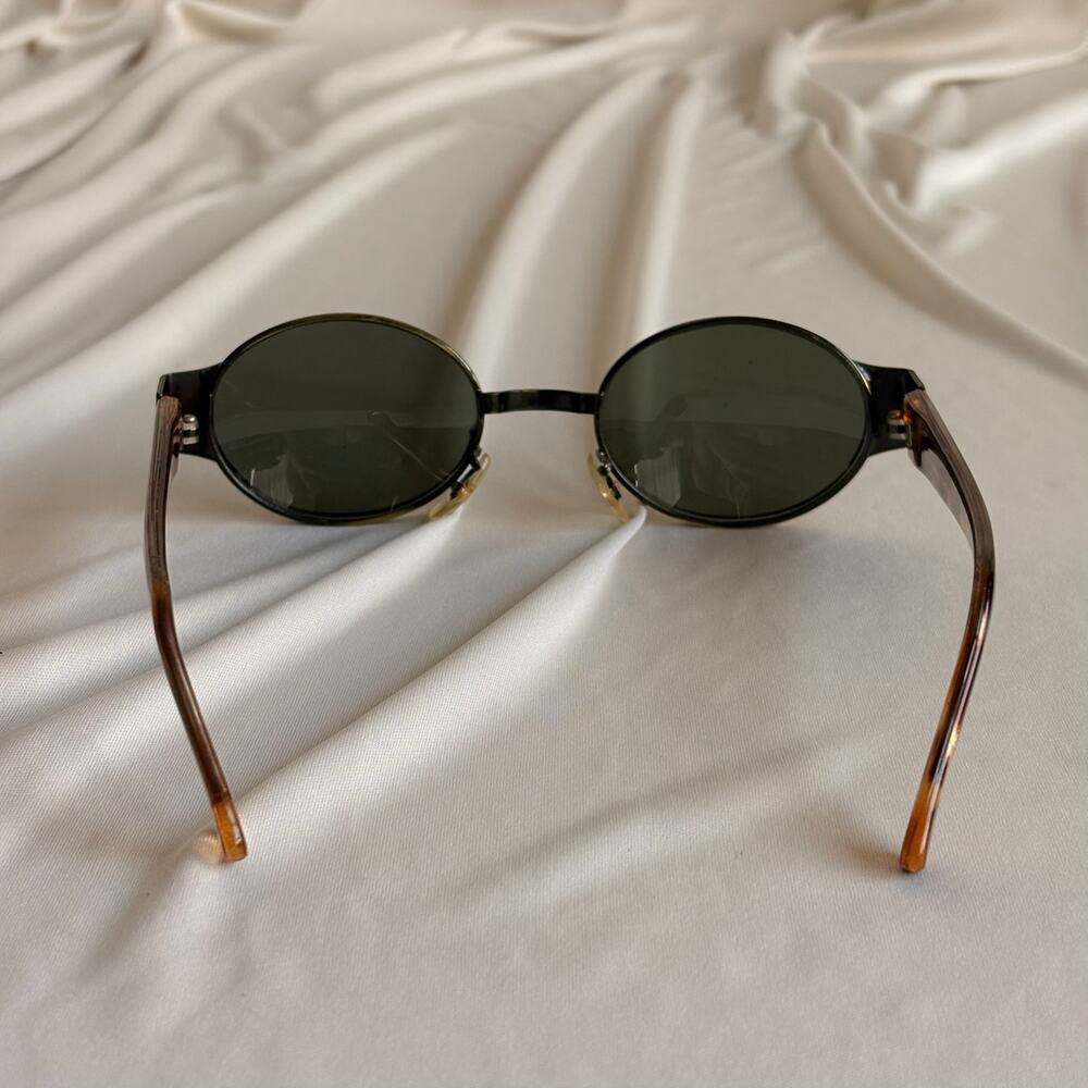 Green Oval Brass Sunglasses - 80s Vintage, Tortoise Shell Arms - Picture 4 of 7